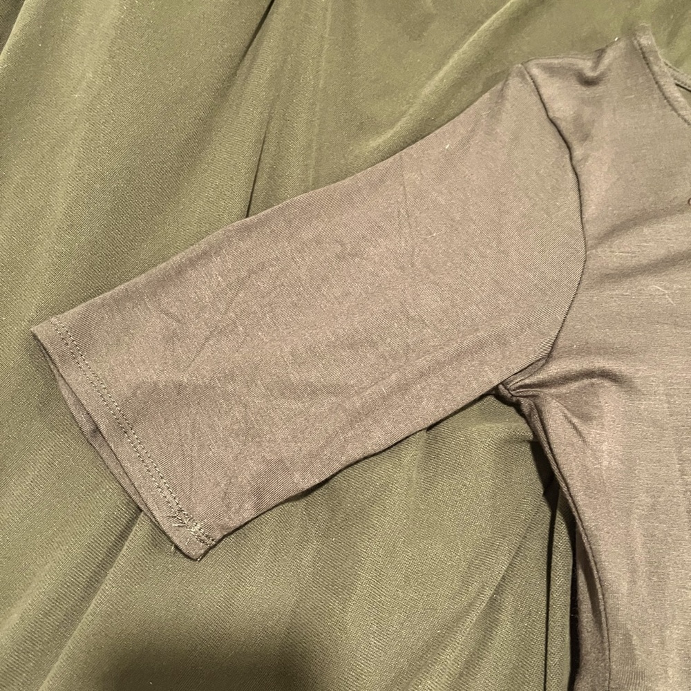 Zenana Outfitters mid length dress with half sleeves. Dark green color.